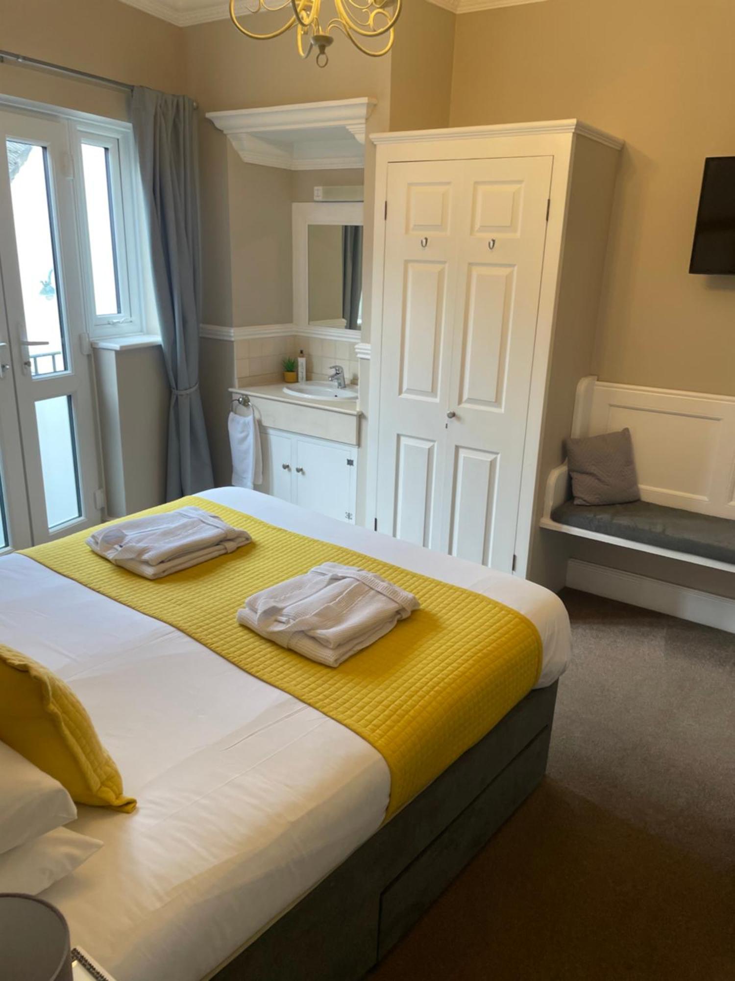 The Courtyard Guest House Great Yarmouth Esterno foto
