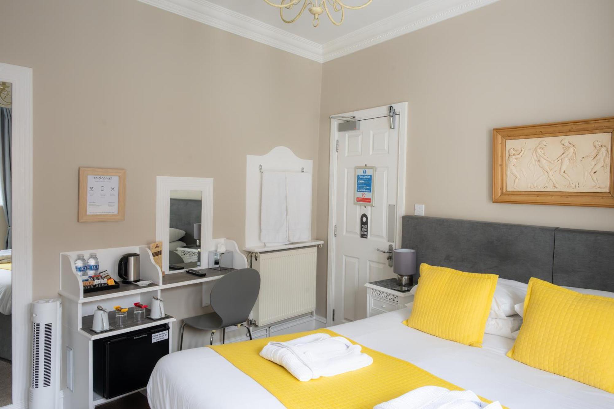 The Courtyard Guest House Great Yarmouth Esterno foto
