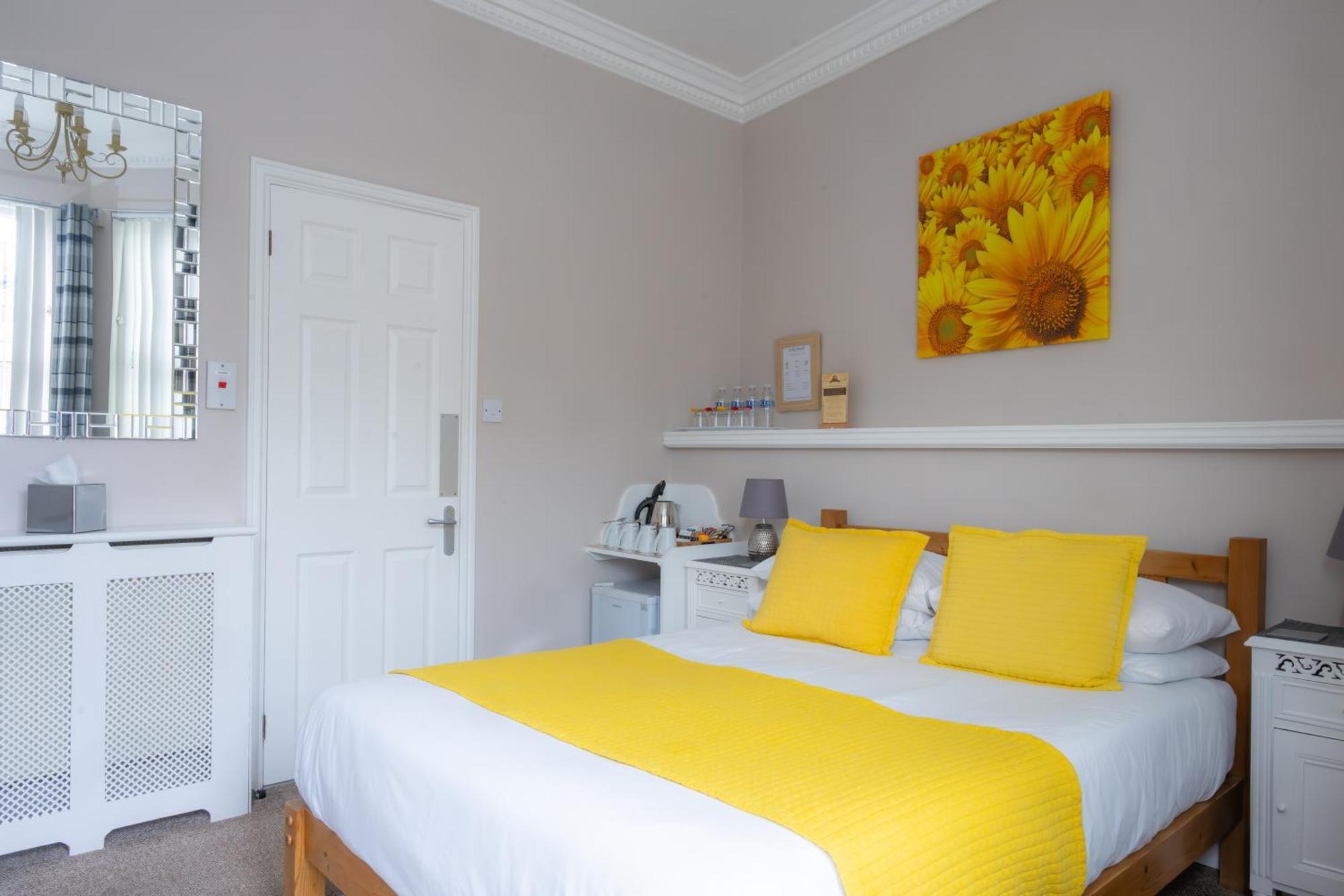 The Courtyard Guest House Great Yarmouth Esterno foto