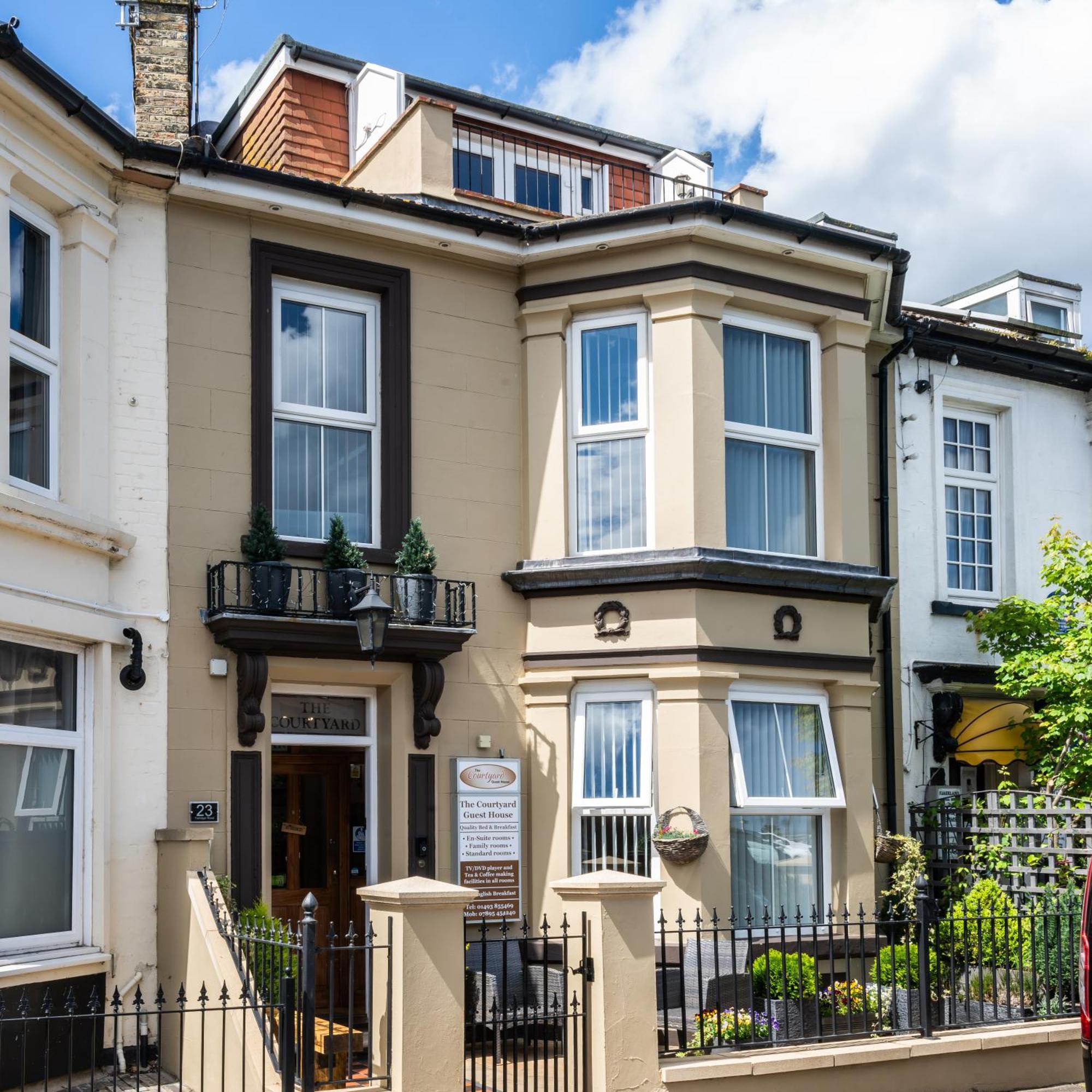 The Courtyard Guest House Great Yarmouth Esterno foto