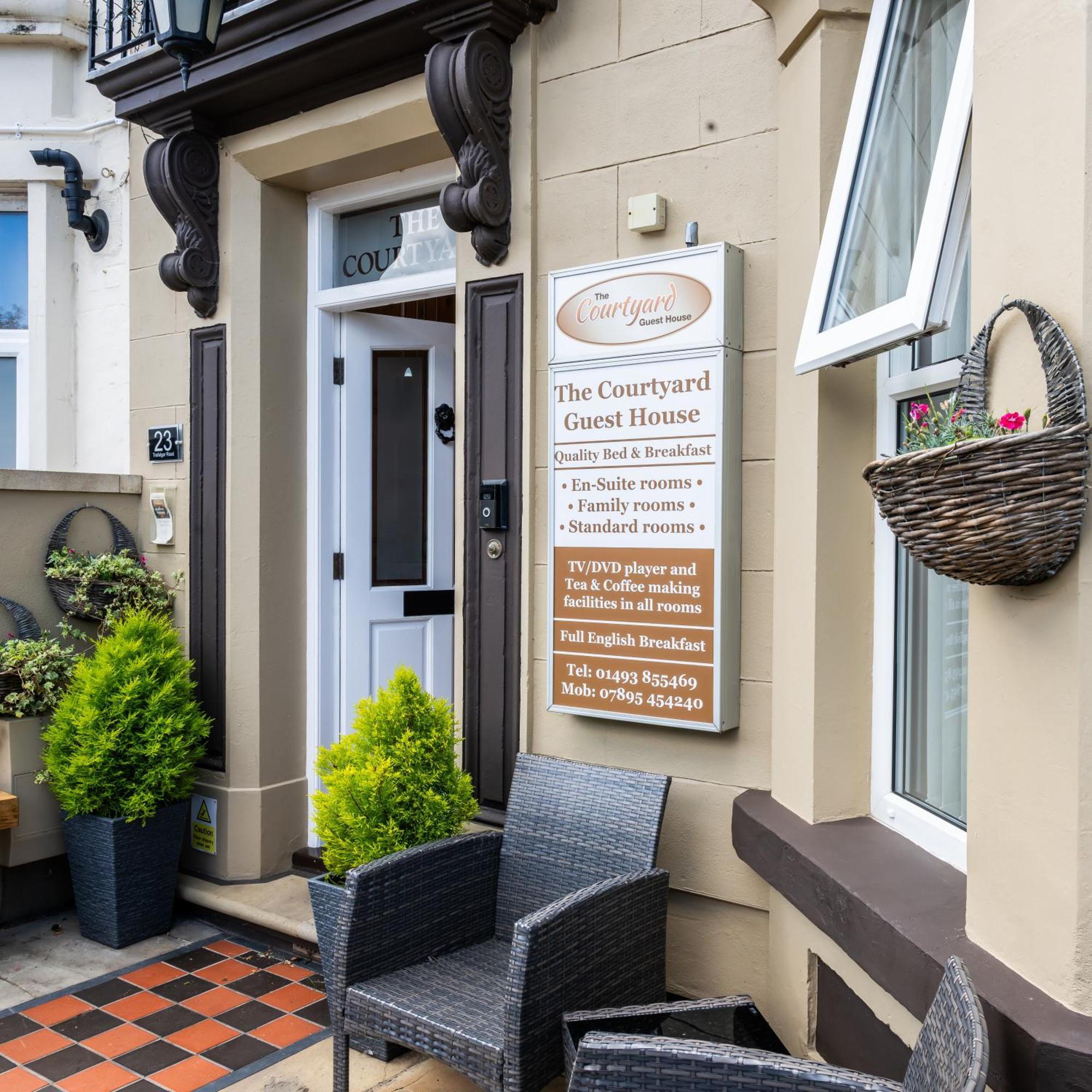 The Courtyard Guest House Great Yarmouth Esterno foto