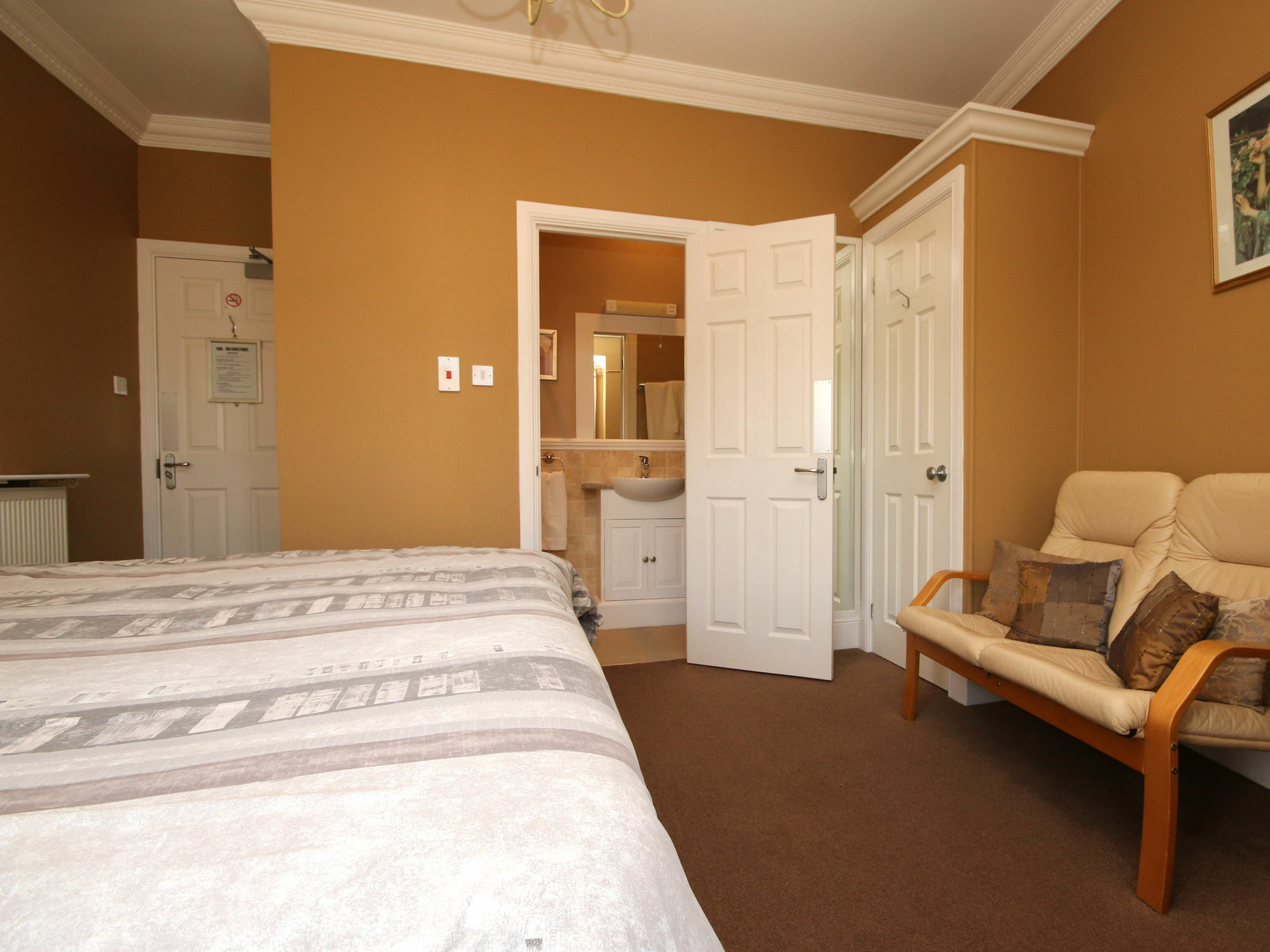 The Courtyard Guest House Great Yarmouth Esterno foto